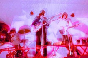 Gabungan musik Pink Floyd---blues, rock, jazz, bunyi-bunyi "aneh"---kerap bernuansa depresif, bahkan disisipi jeritan atau lolongan orang [read more]